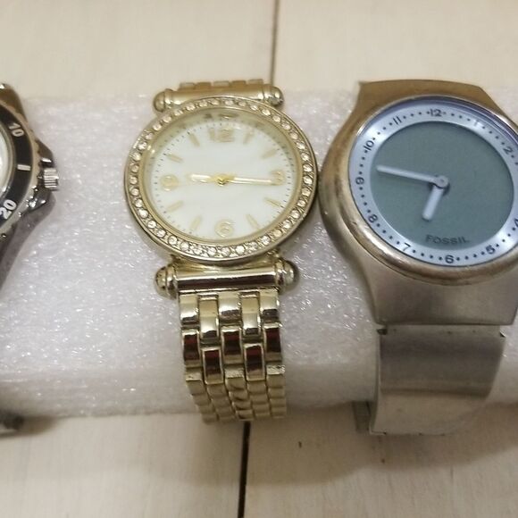 6 Ladies Watch Bundle Deal - Picture 7 of 8